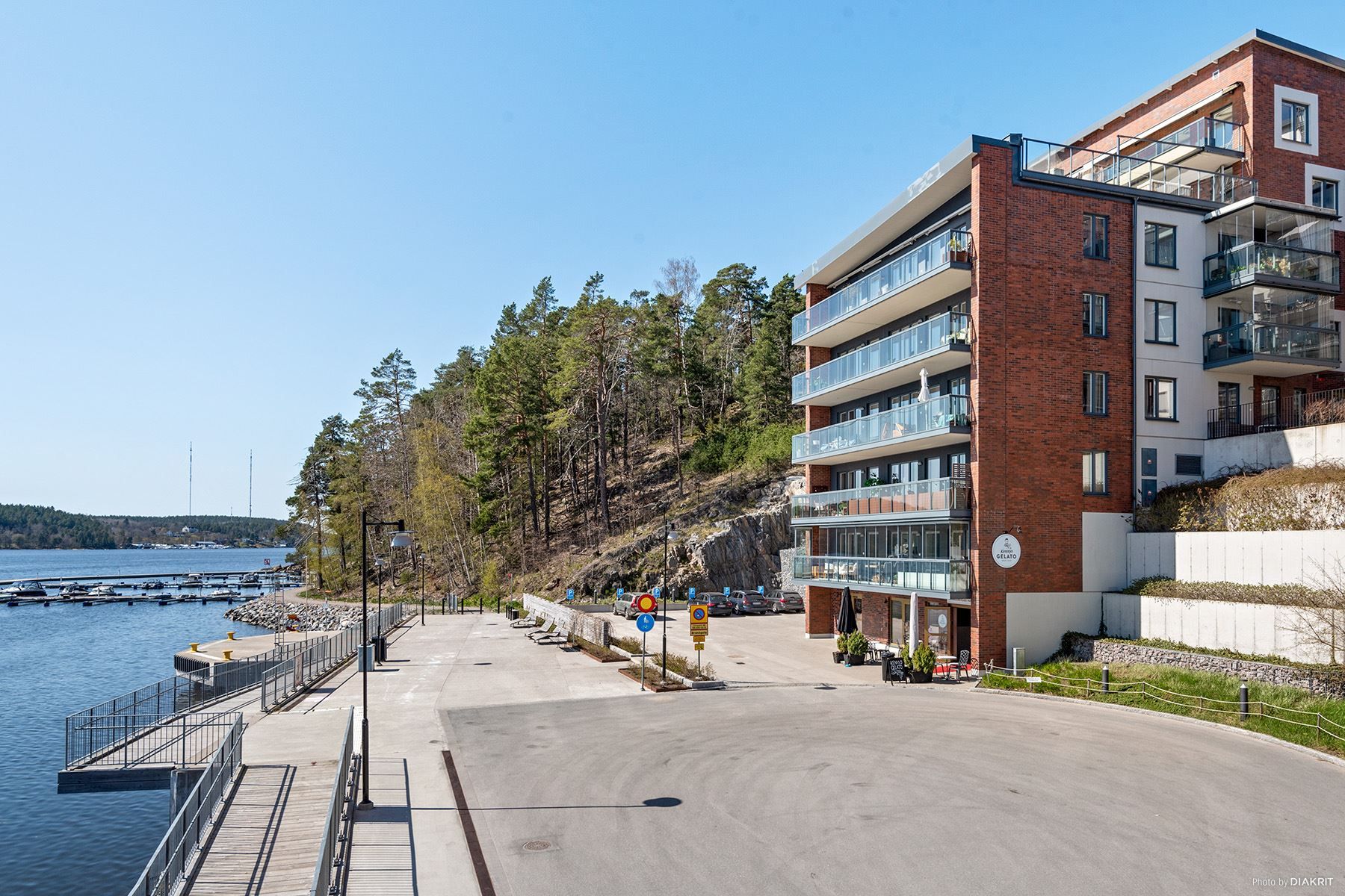 Kenny's gelato är populärt utflyktsmål nere på kajen i Tollare