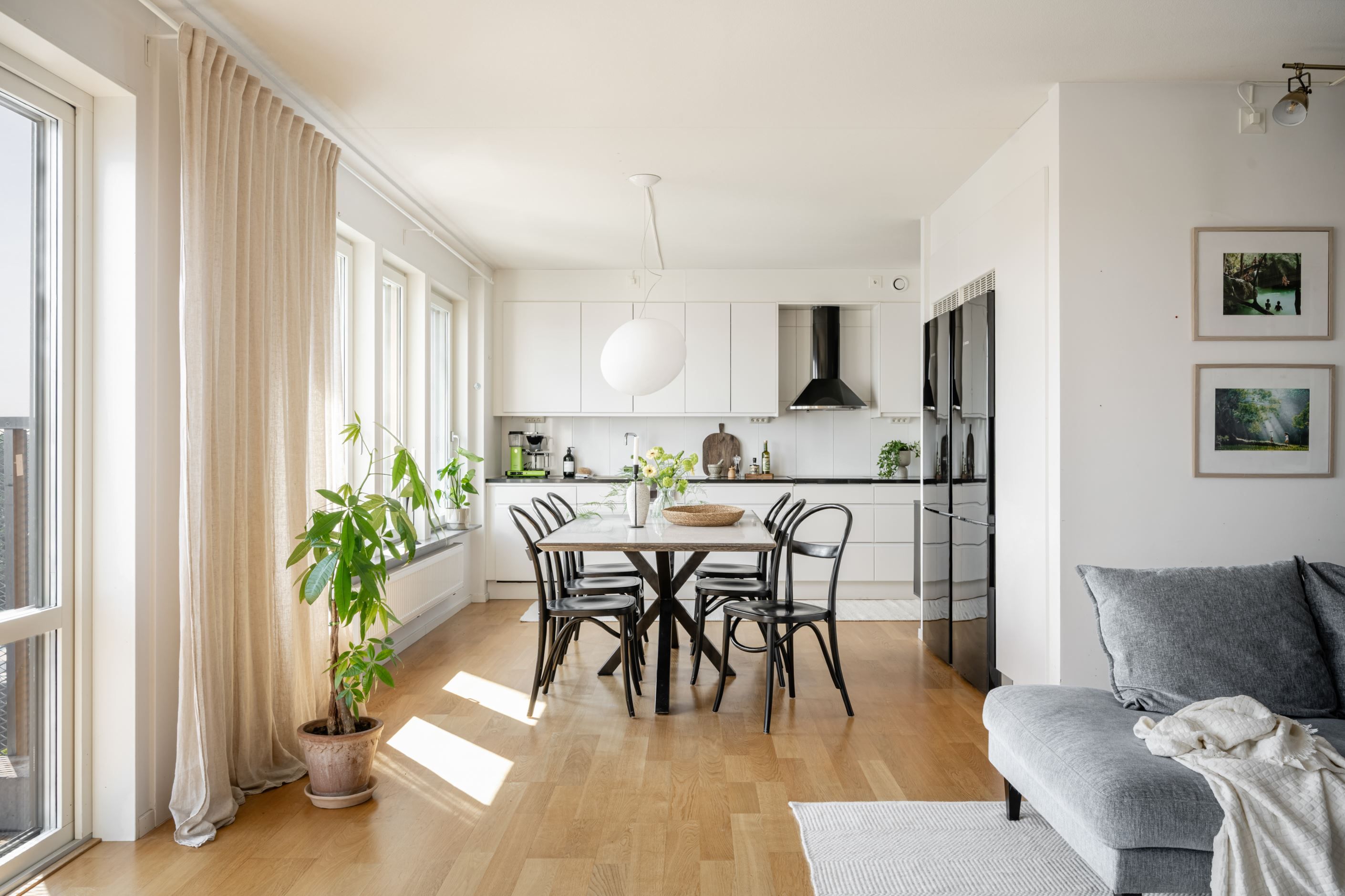 Kök med rymlig matplats