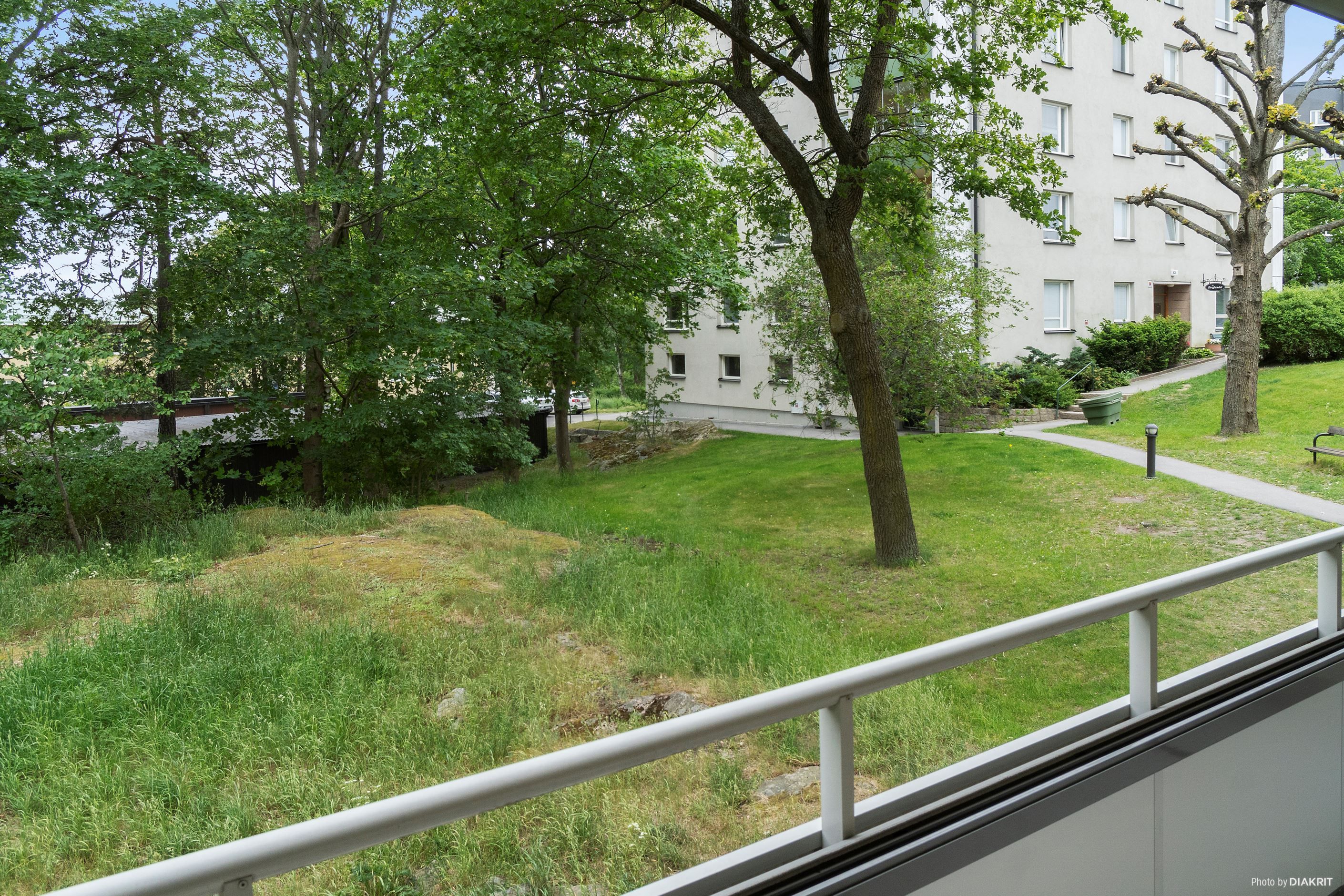 Fin grönska utanför balkongen