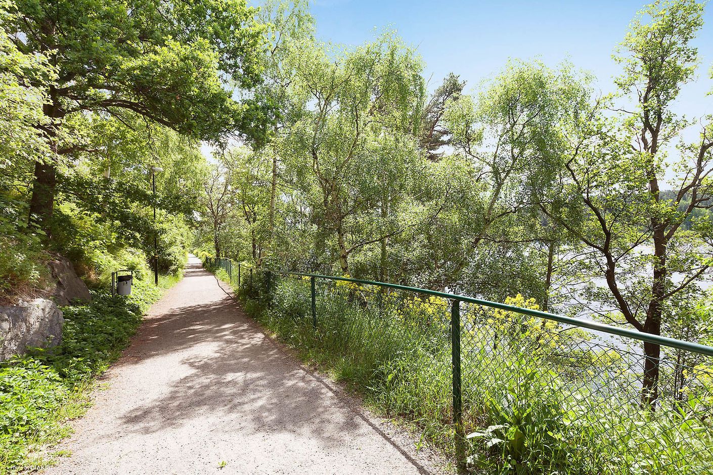 Promenadväg längs vattnet till Sickla Köpkvarter