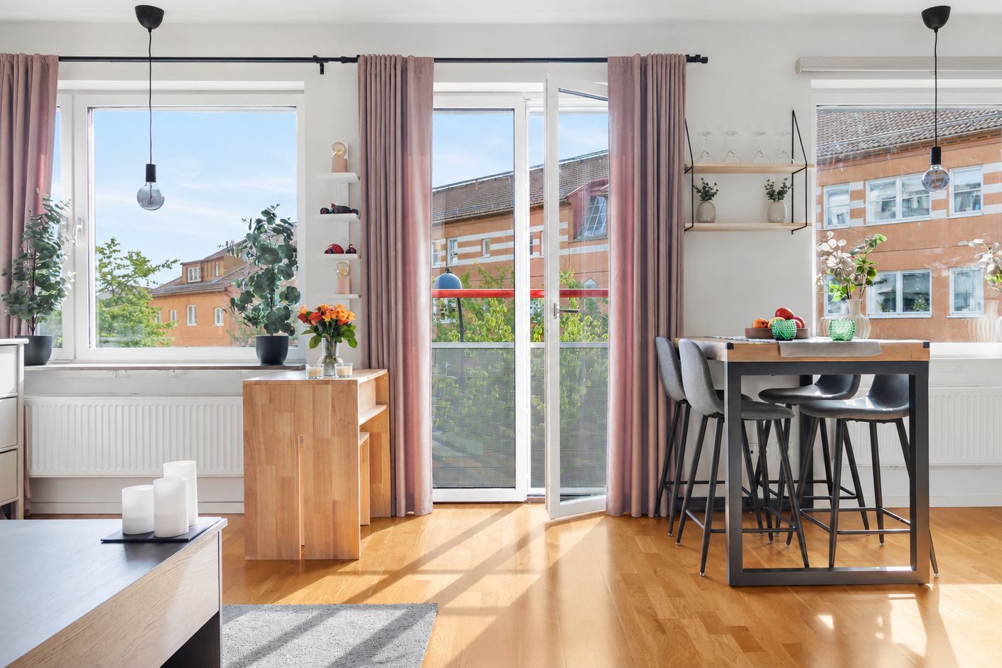 Härligt ljusinsläpp på Romansvägen 48