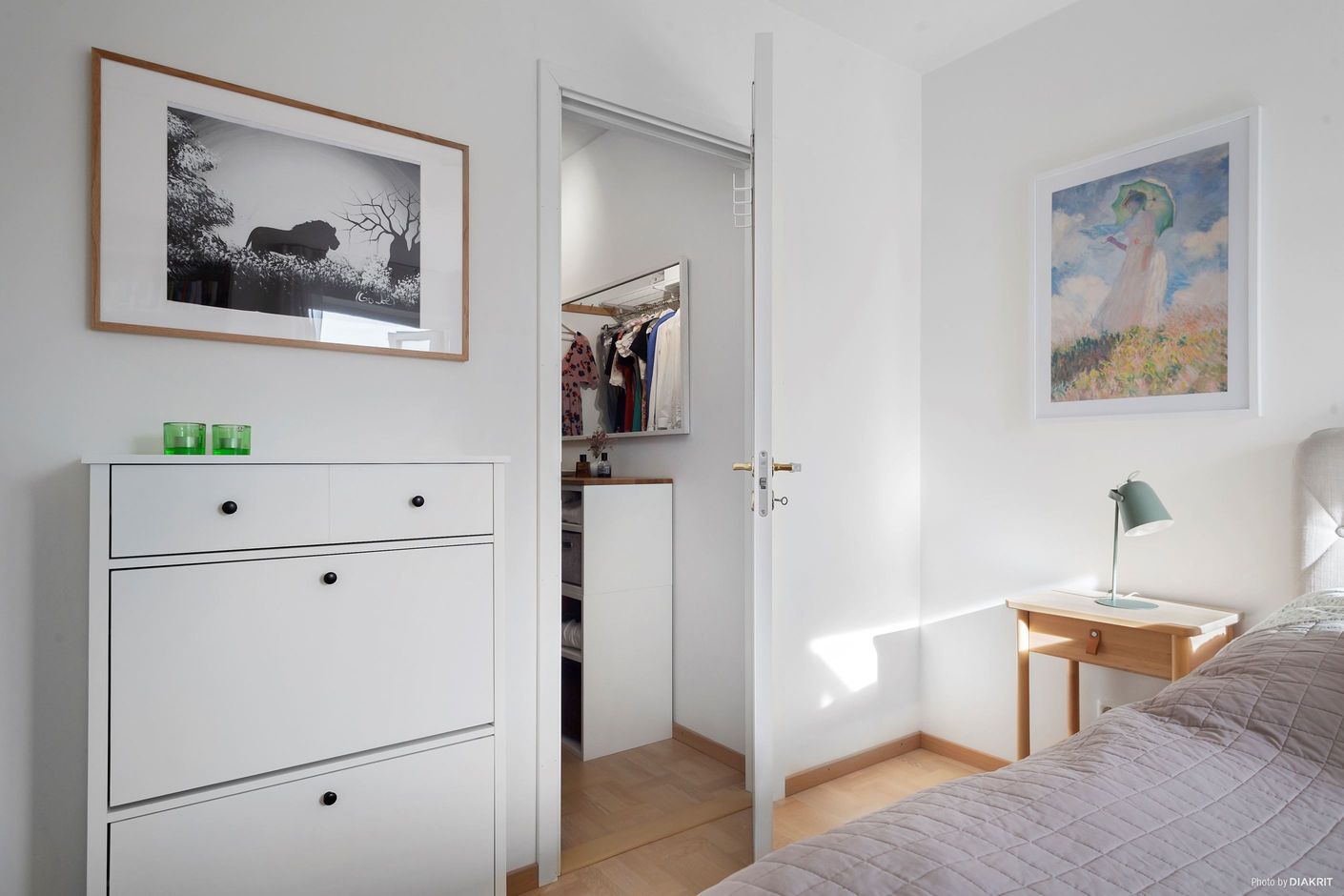Sovrum med klädkammare