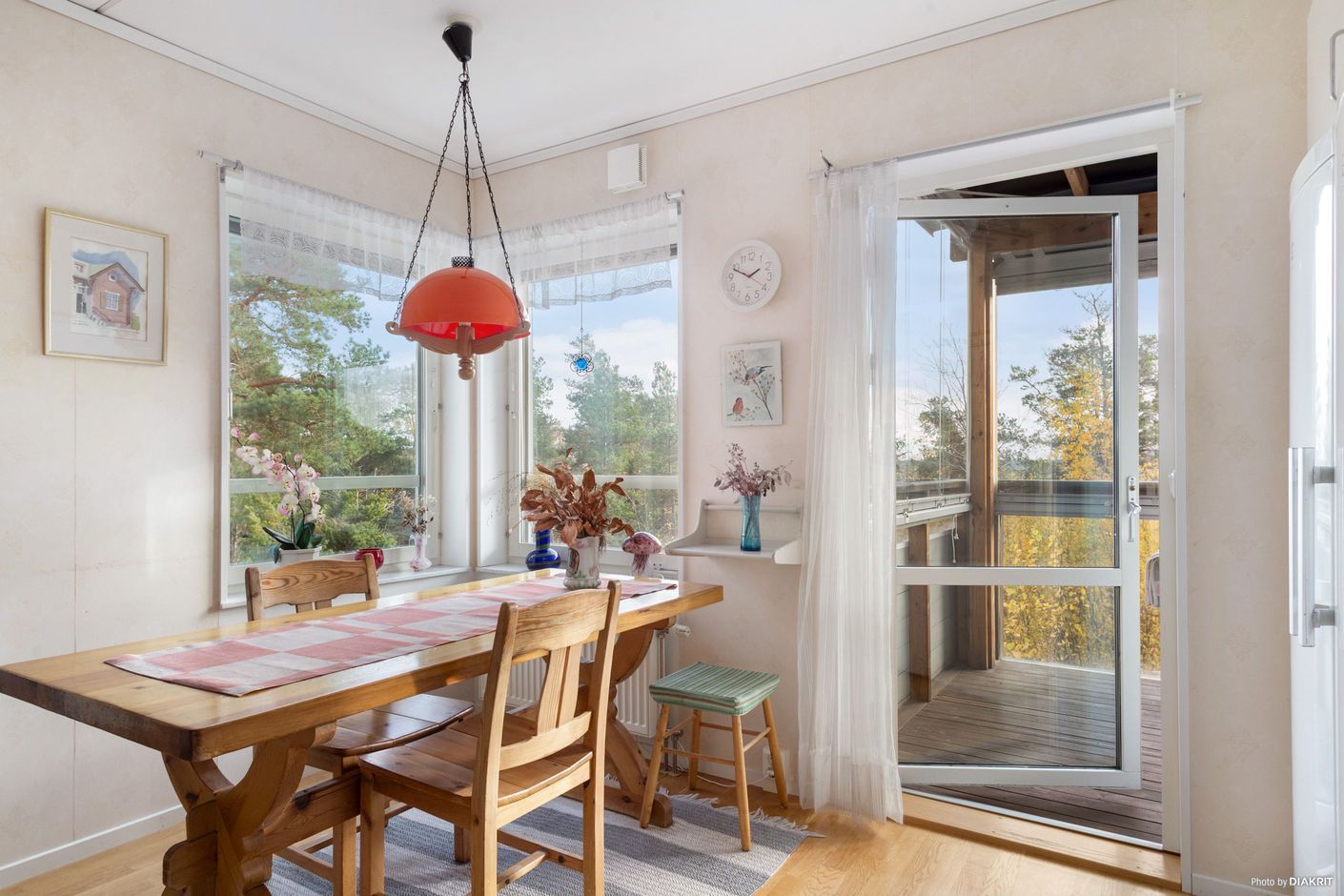 Via köket nås lägenhetens balkong