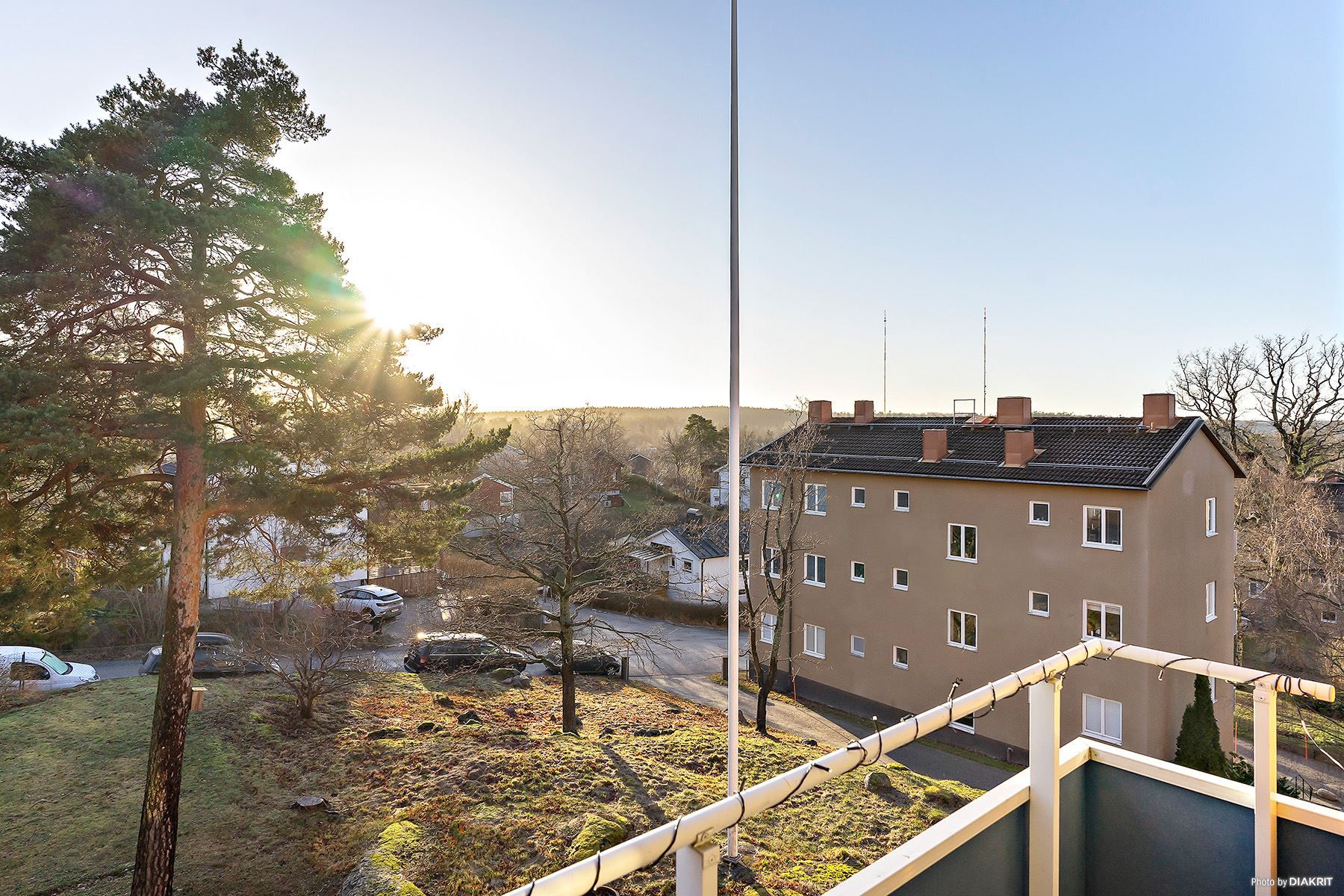 Insynsskyddad balkong i härligt söderläge - Här sitter du gärna och njuter!