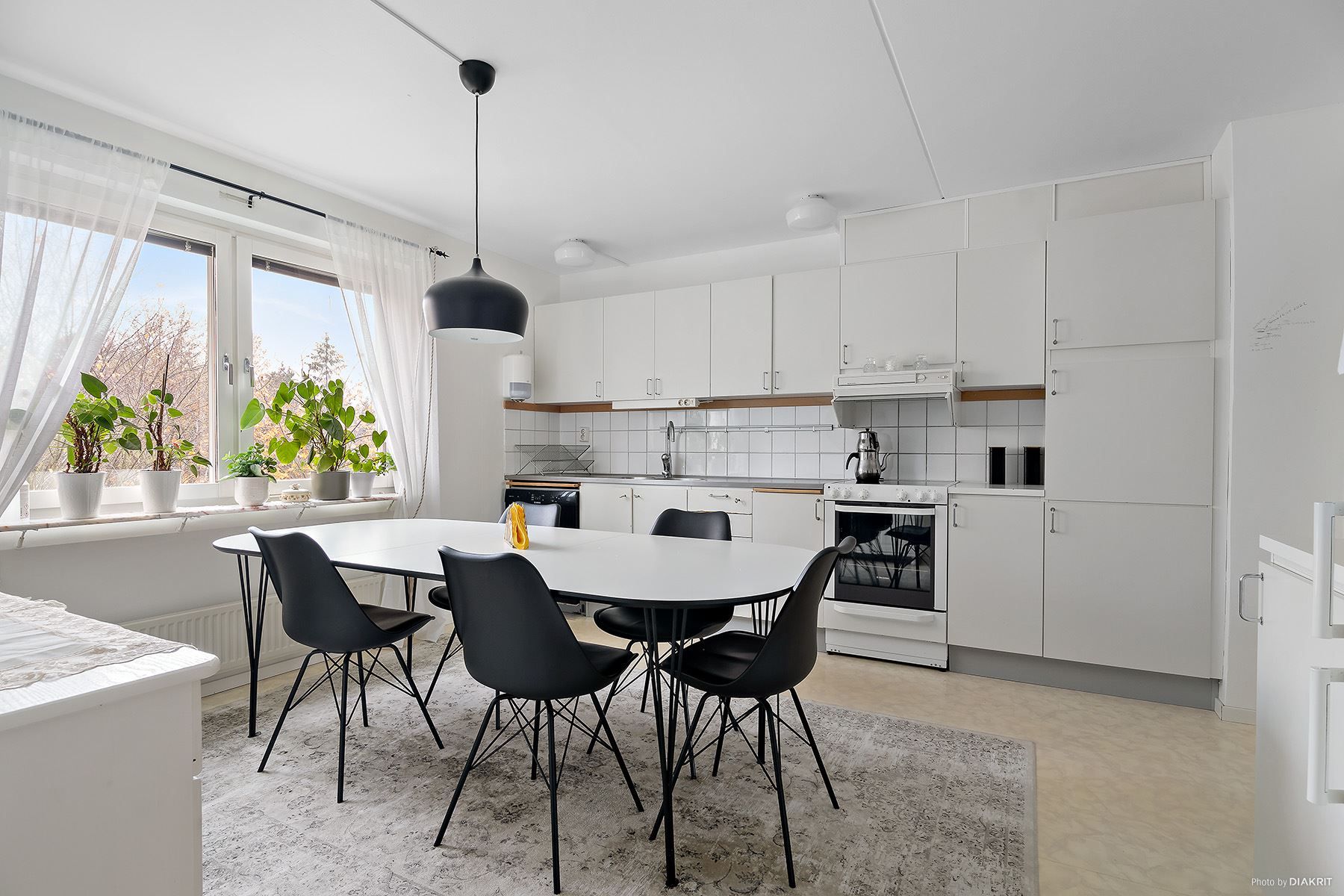 Kök/matplats i fint skick med fönster i väst