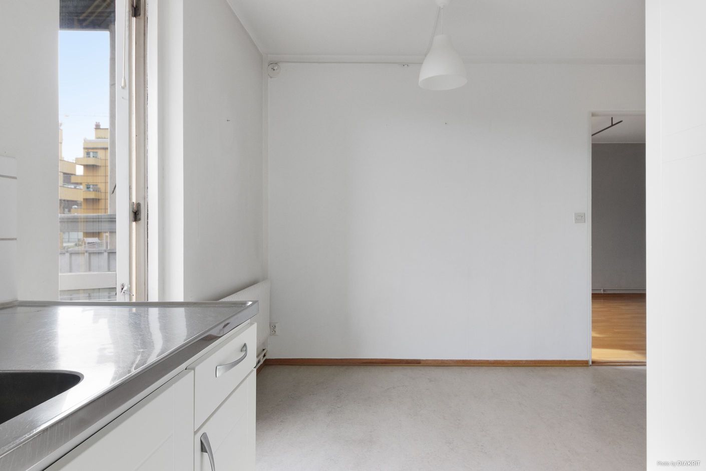 Kök med plats för matgrupp