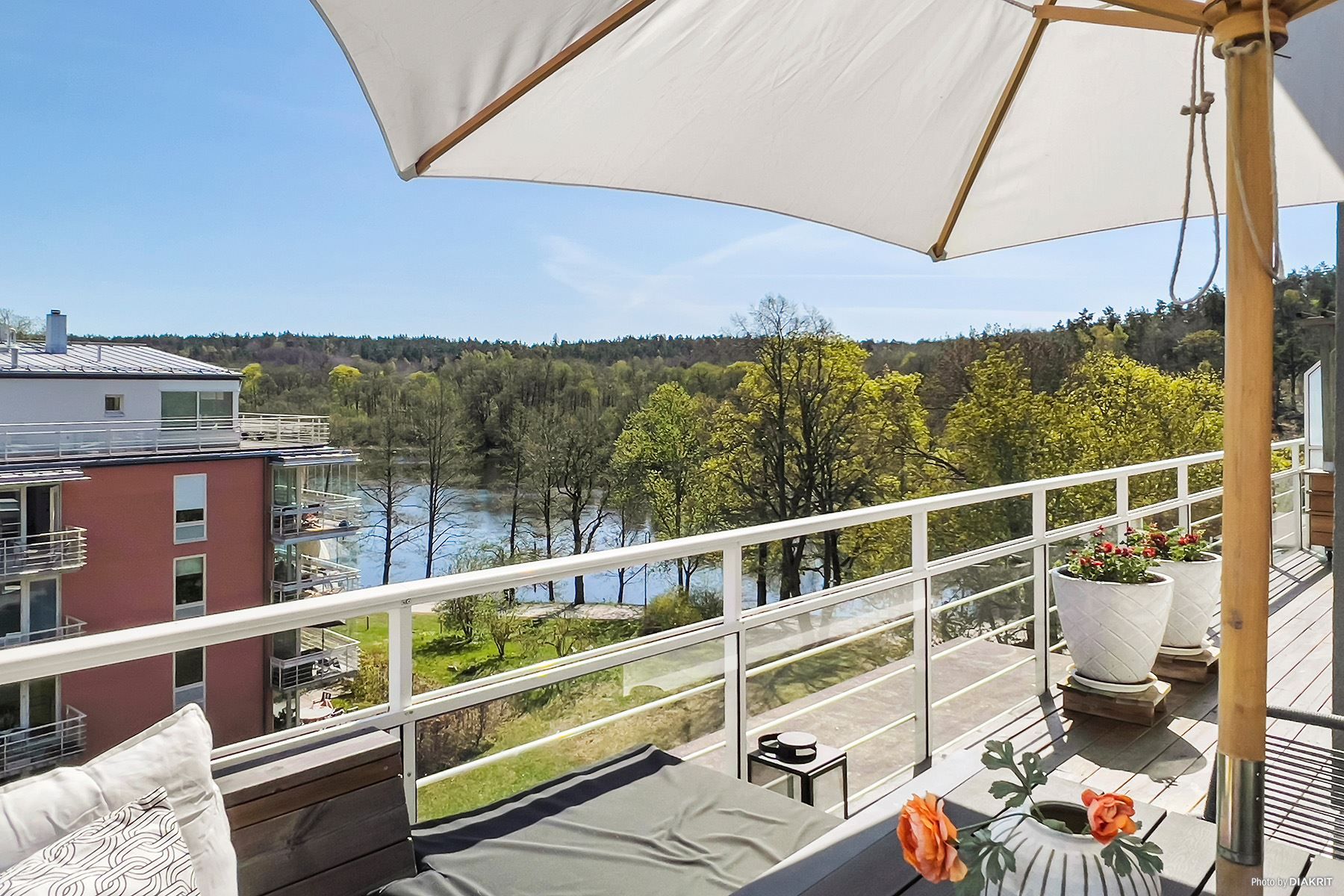 Stor terrass med magisk utsikt!