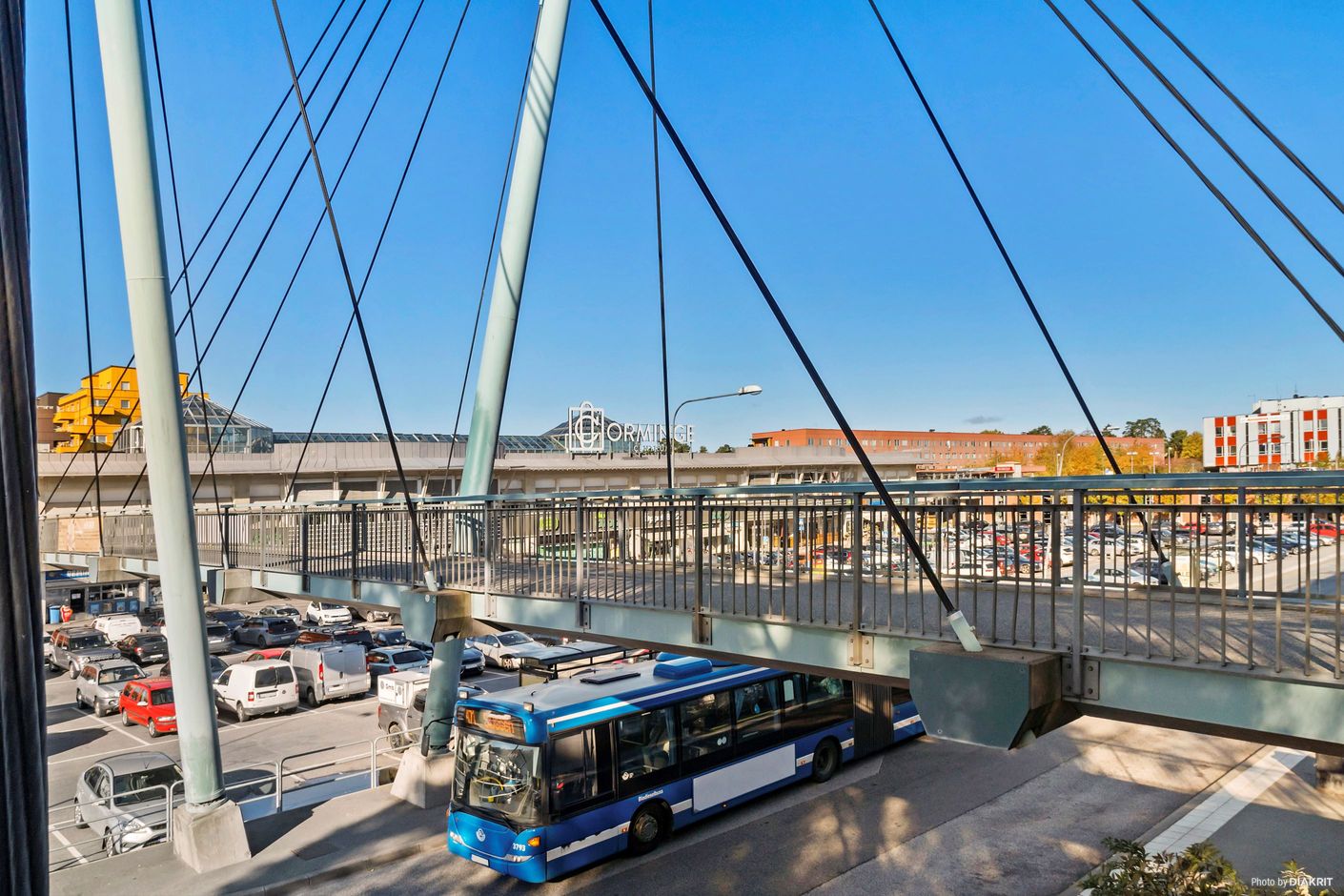 Gångbron Orminge Centrum