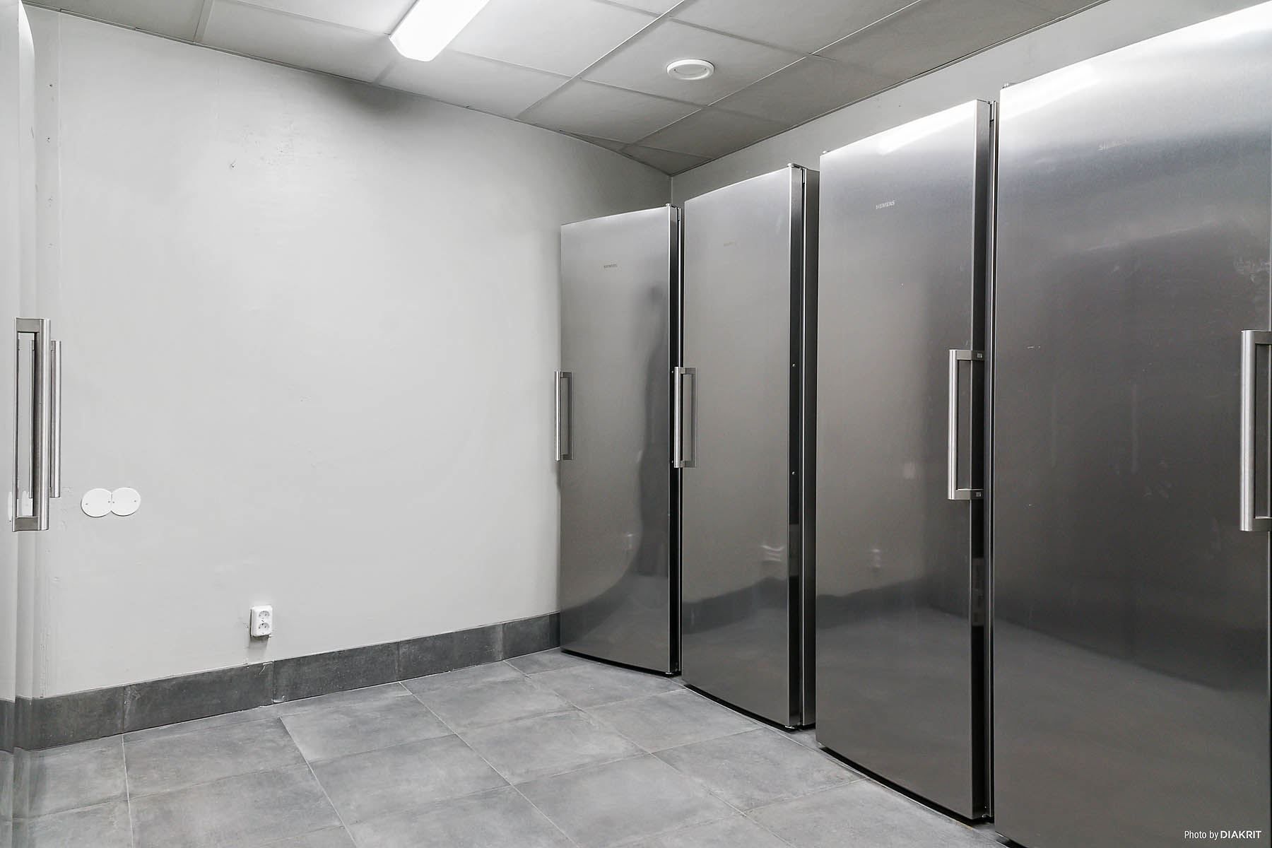 Leverensrum med kyl och frys finns i föreningen