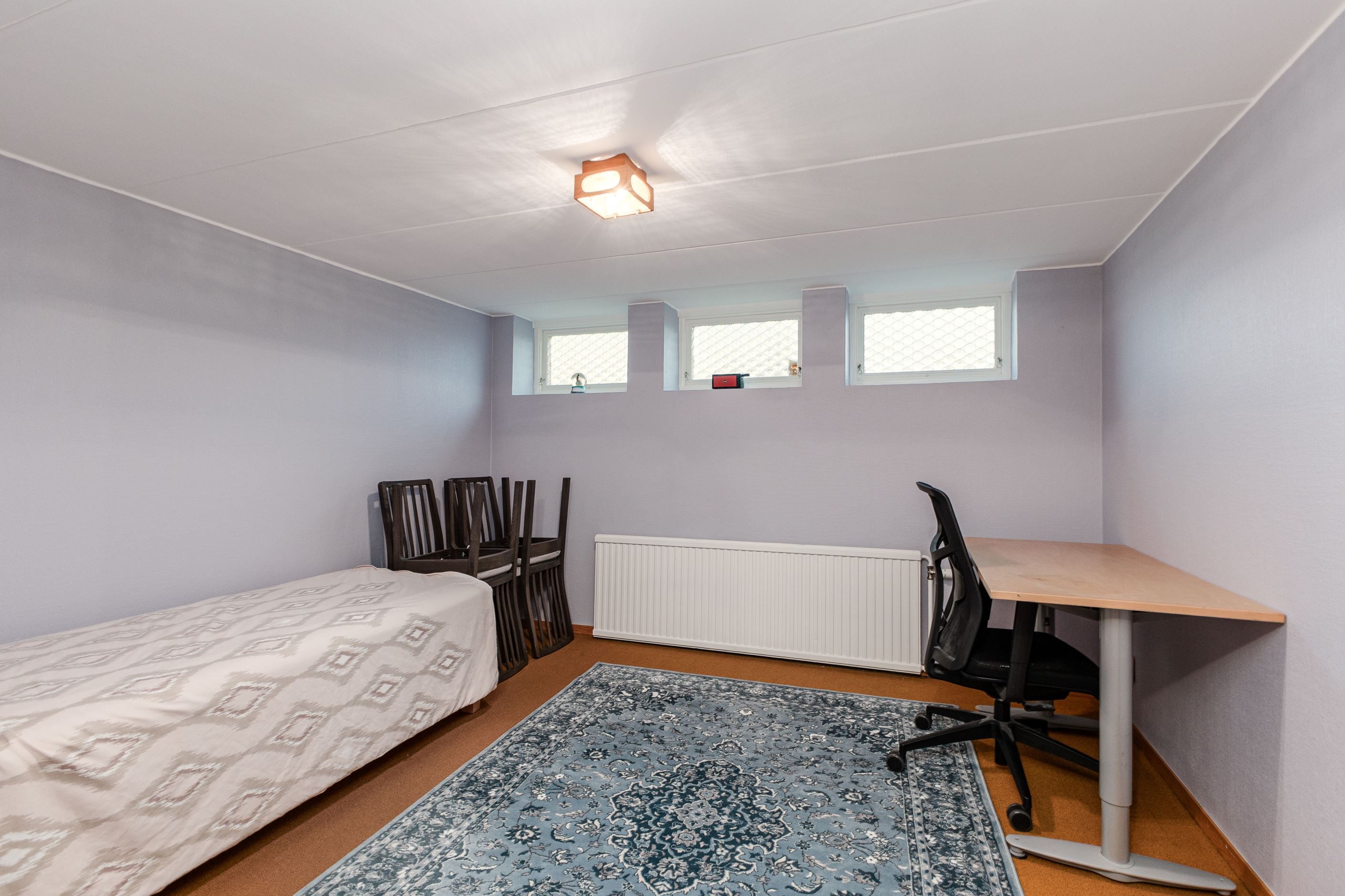 Sovrum/allrum i källaren