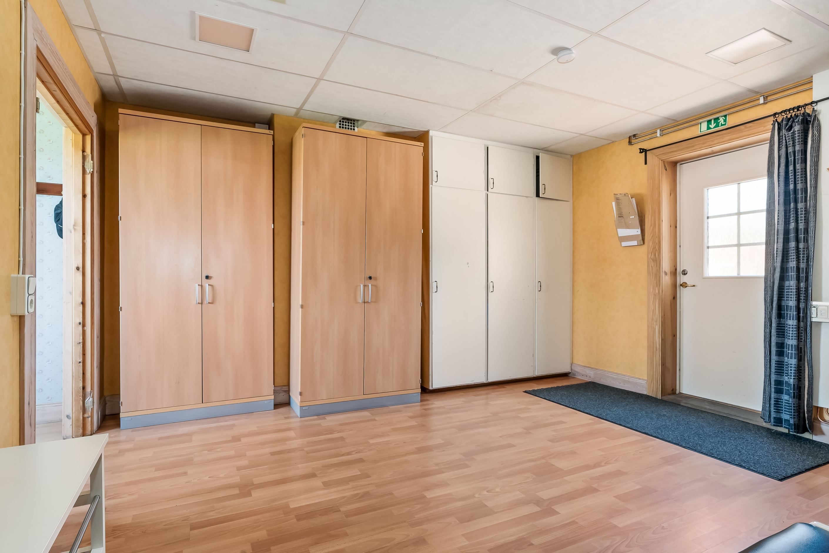 En till entré