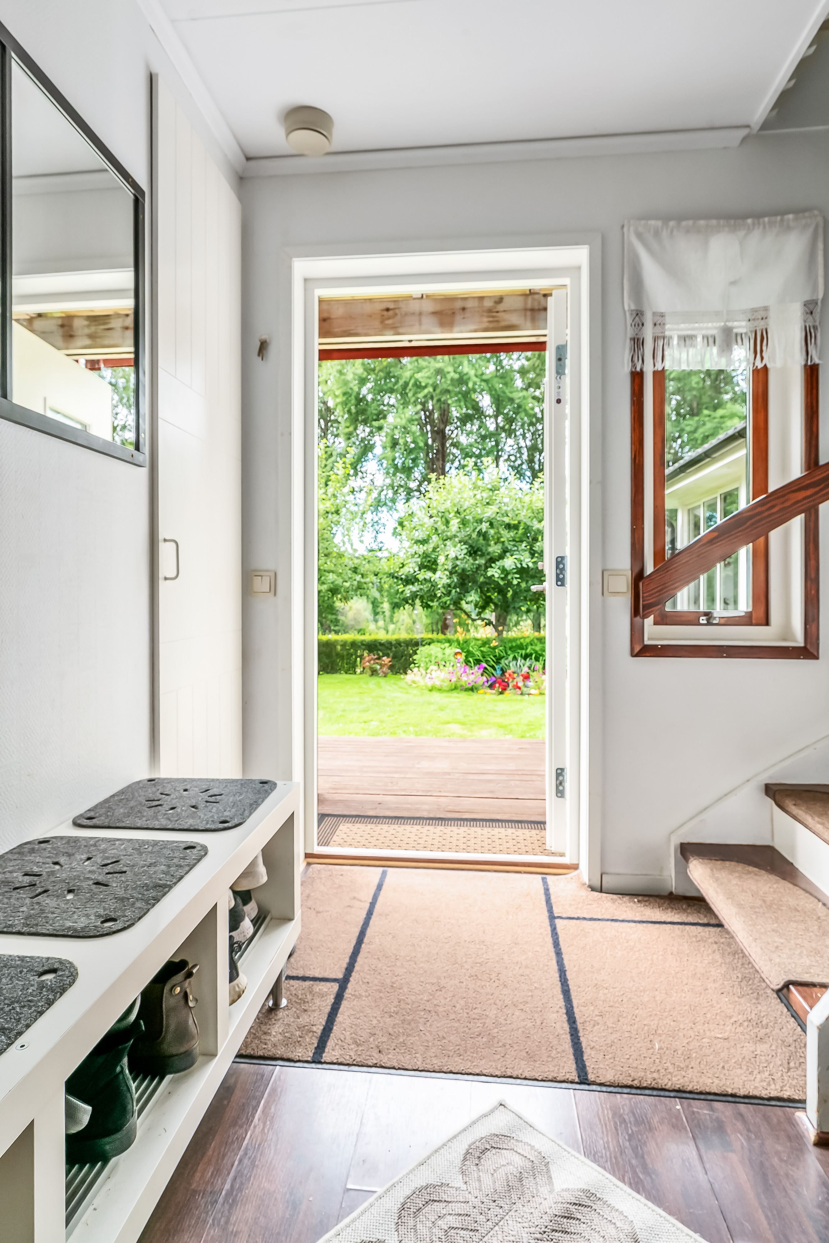 Hall nedervåning