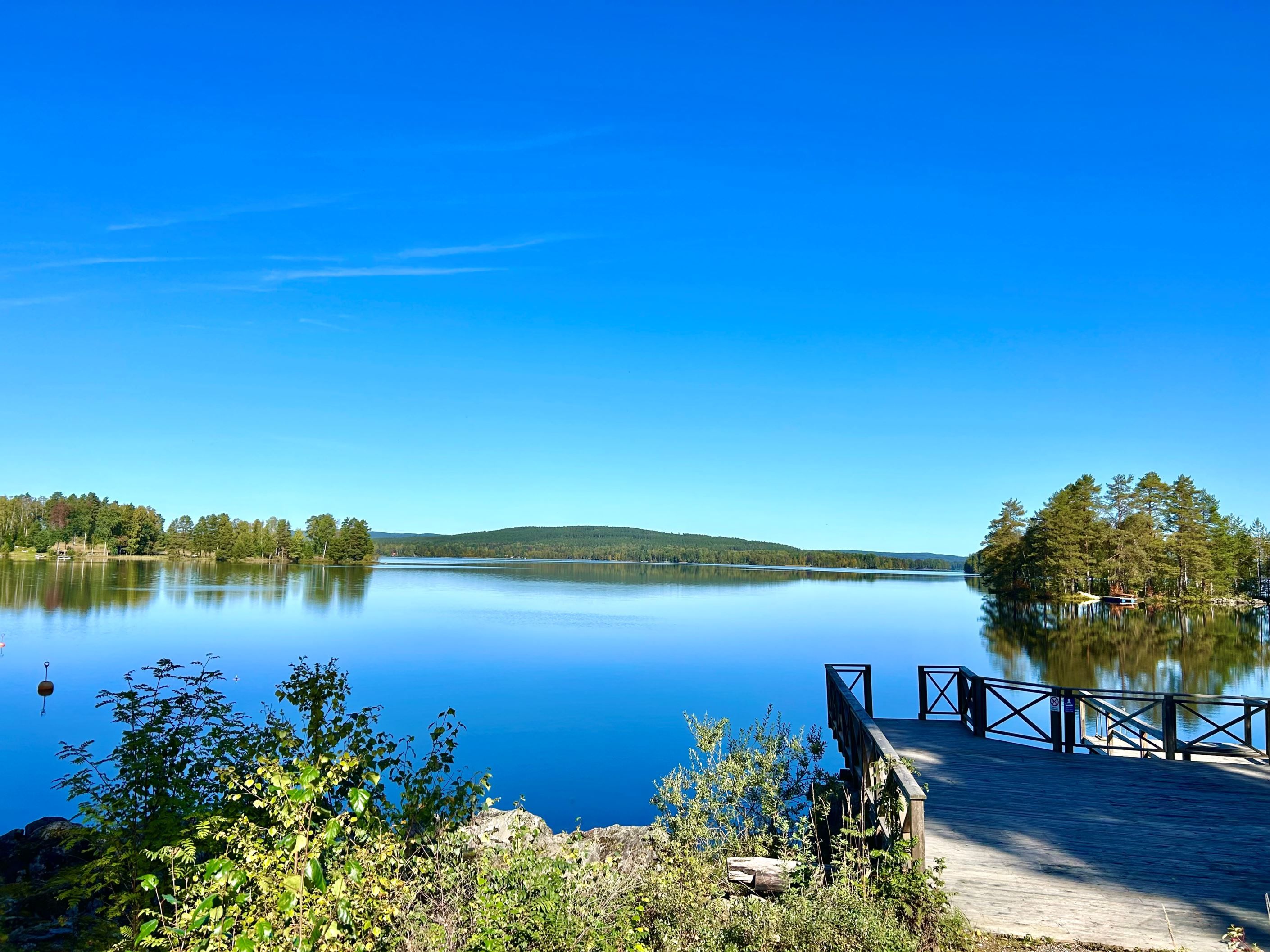 Med kort promenad når du sjön Toftan