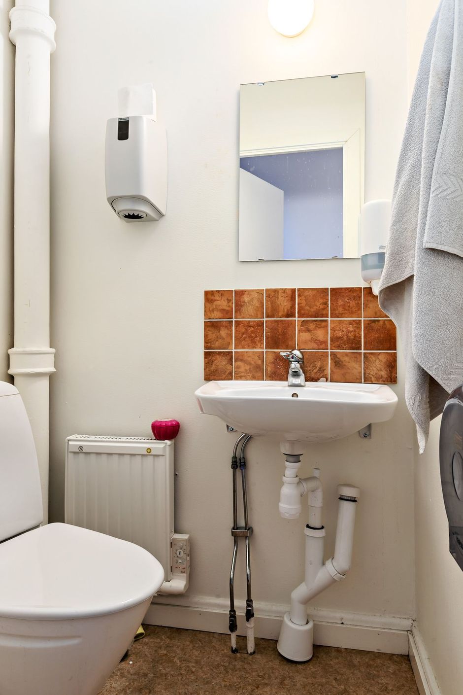 och en wc på övervåningen