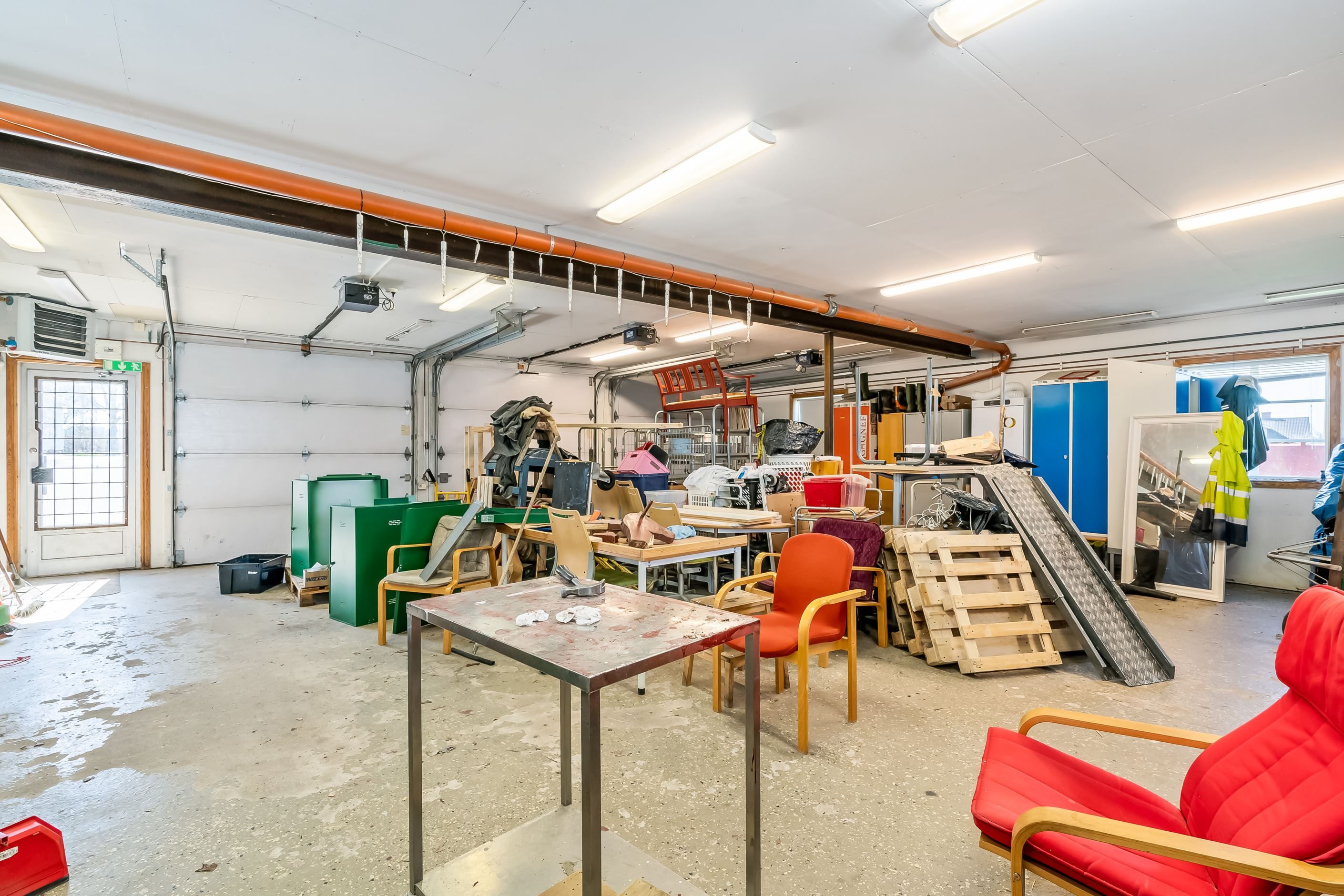 Nedre plan Röda huset - Garage (3 st)